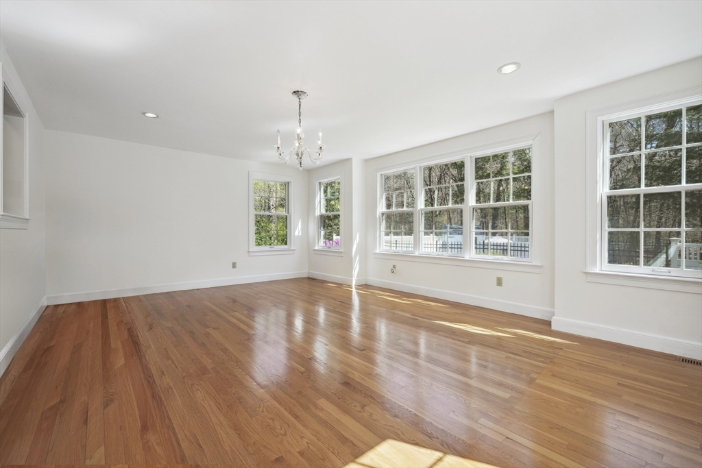 14 Meadowbrook Road