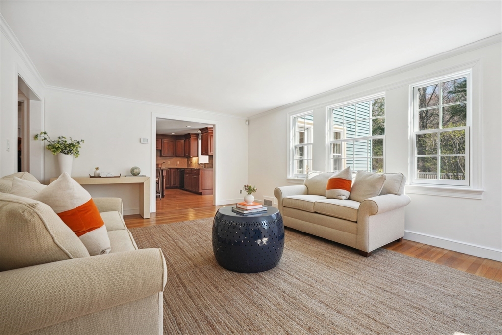 14 Meadowbrook Road