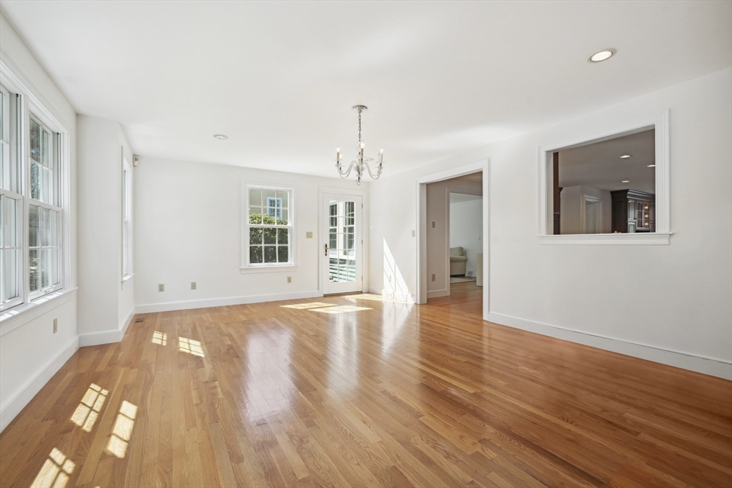 14 Meadowbrook Road