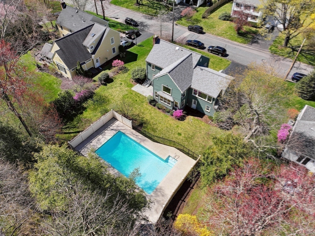 14 Meadowbrook Road