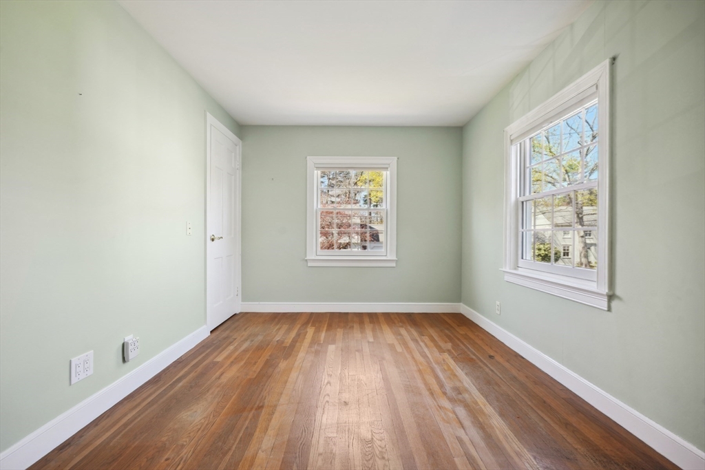 14 Meadowbrook Road