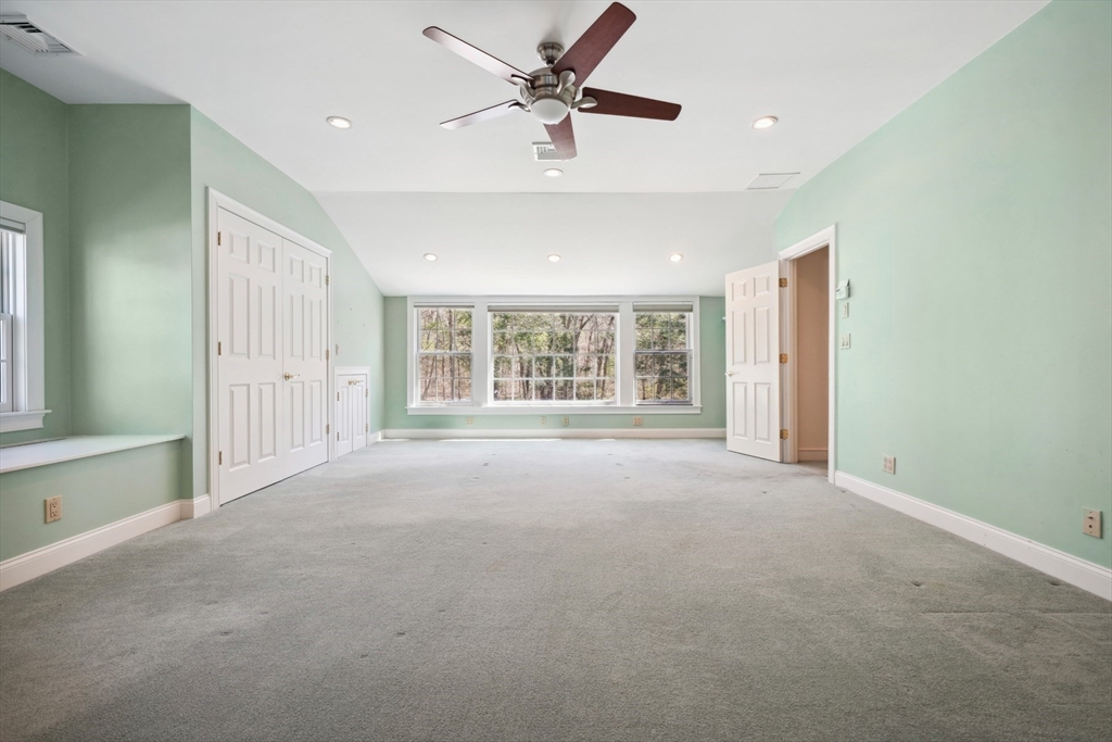 14 Meadowbrook Road