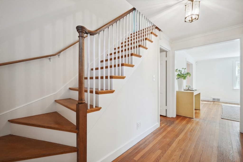 14 Meadowbrook Road