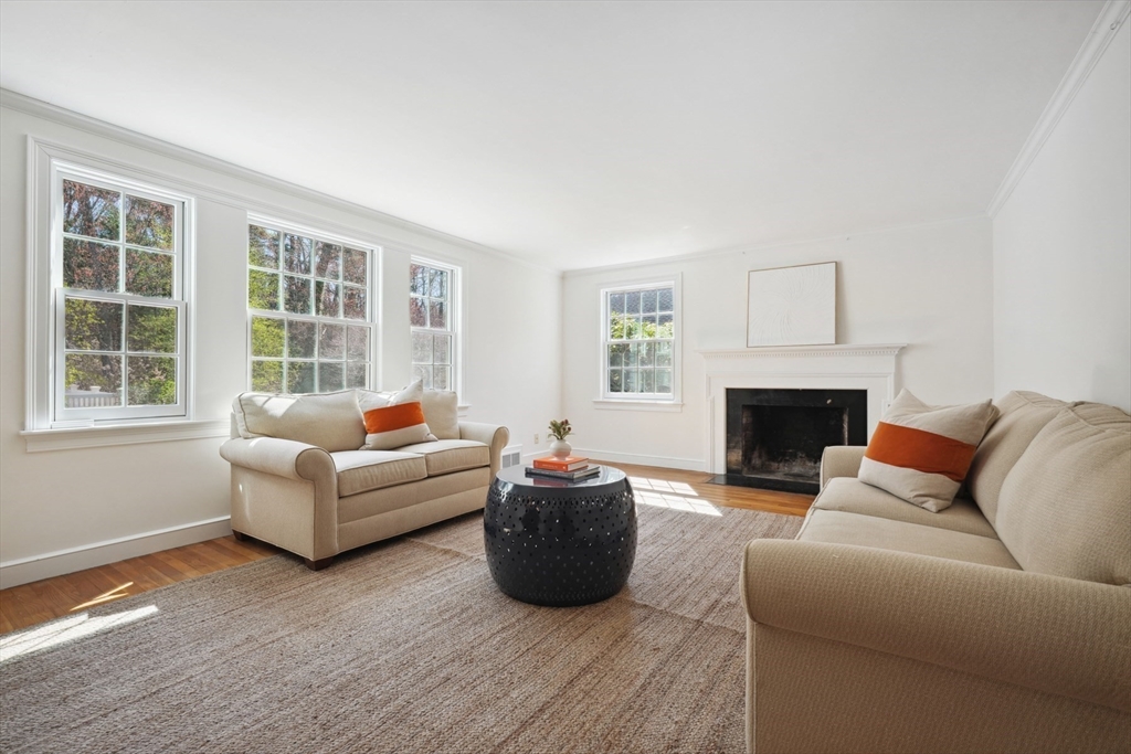 14 Meadowbrook Road