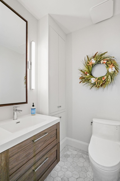 40 Seaver Street # 8