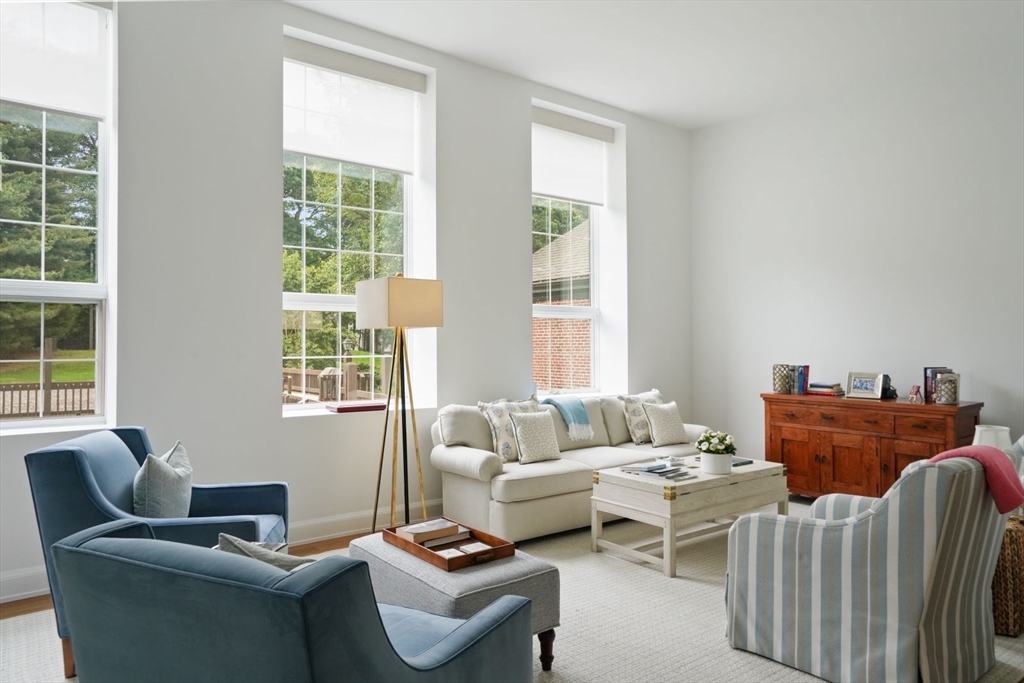 40 Seaver Street # 8