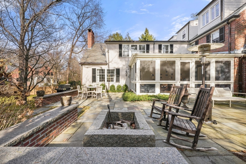 10 Lanark Road