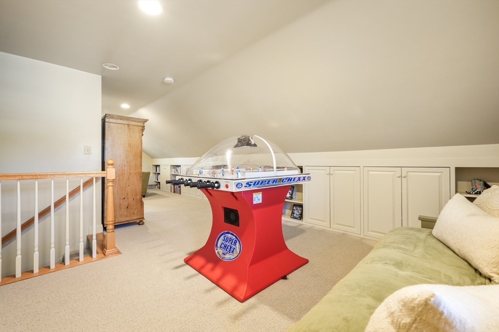 51 Meadowbrook Road