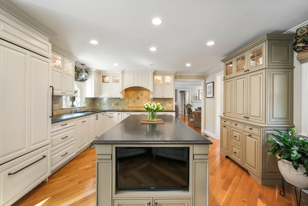 51 Meadowbrook Road