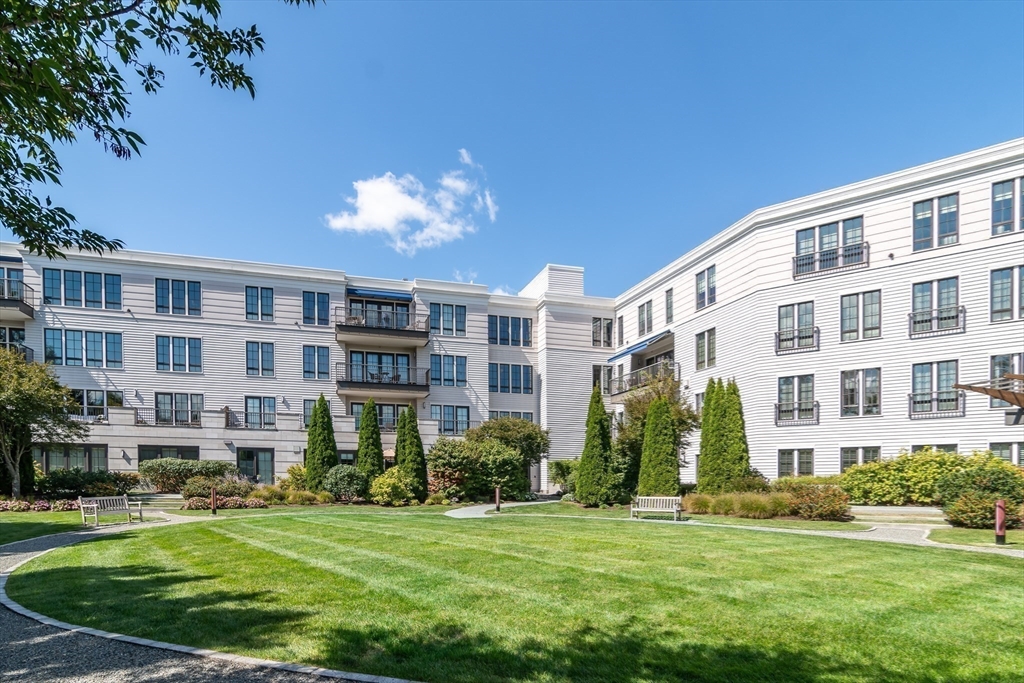 580 Washington St # 206