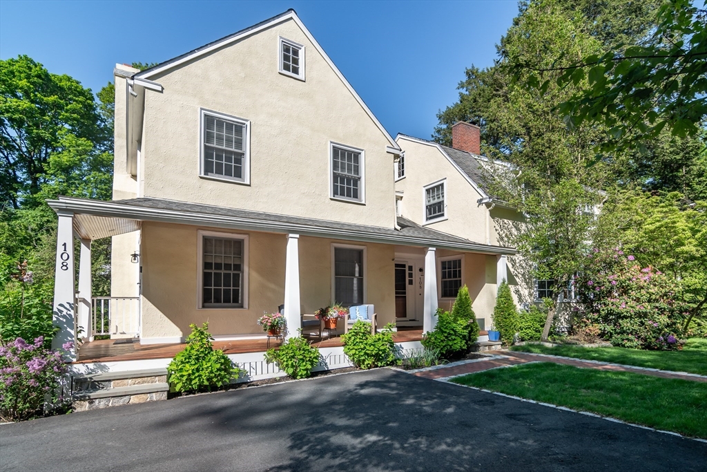 108 Forest St