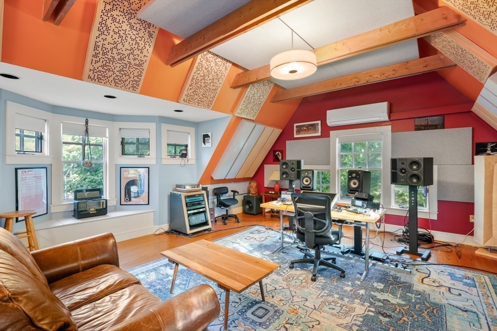 51 Abbott Road