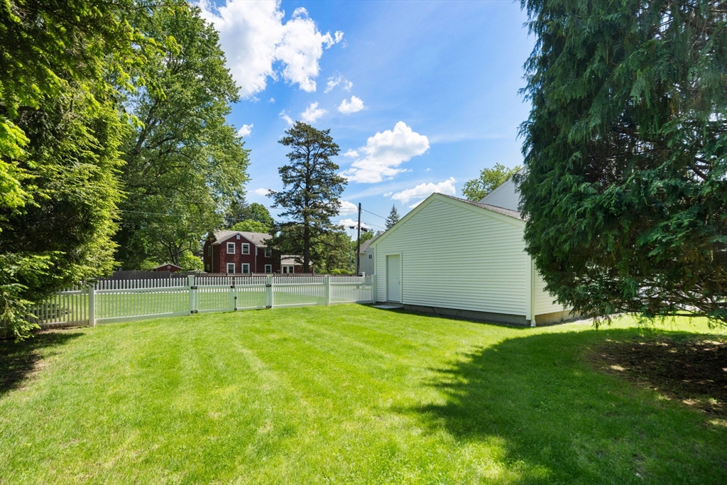 11 Brookmere Ave