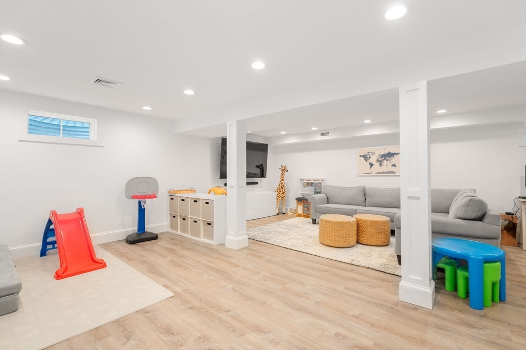 11 Brookmere Ave