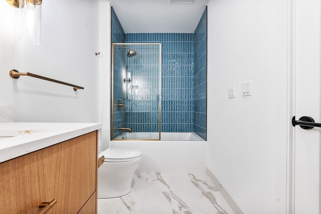 1114 Beacon St. # 211