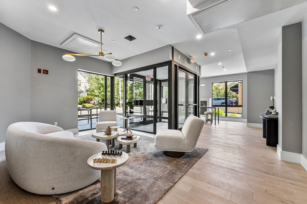1114 Beacon St. # 211