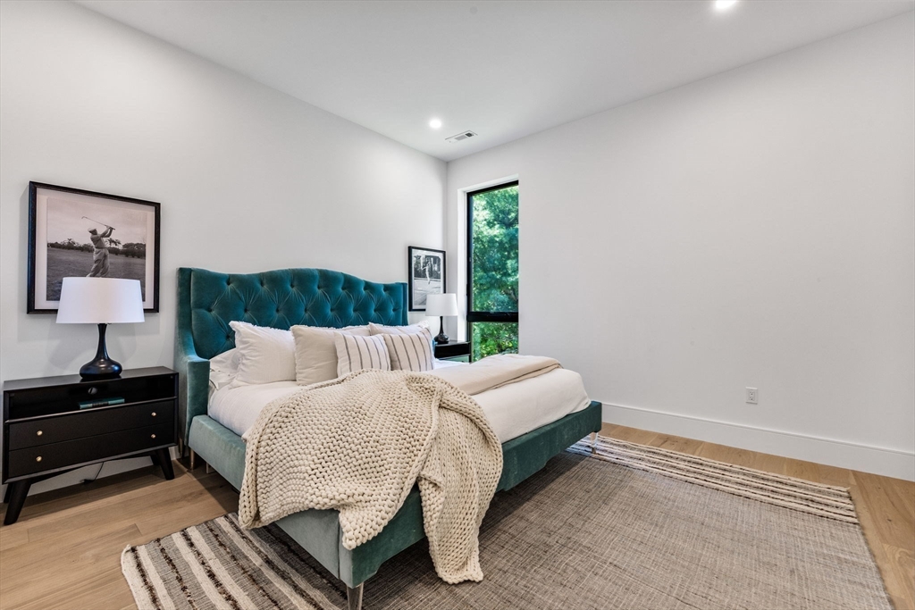 1114 Beacon St. # 211