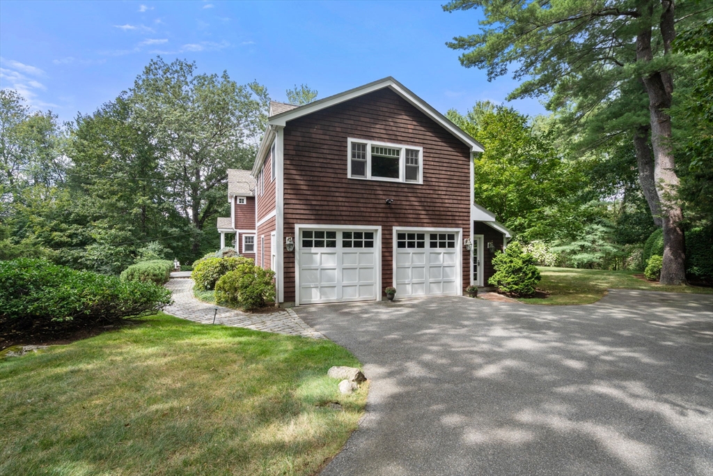54 Woodchester Dr