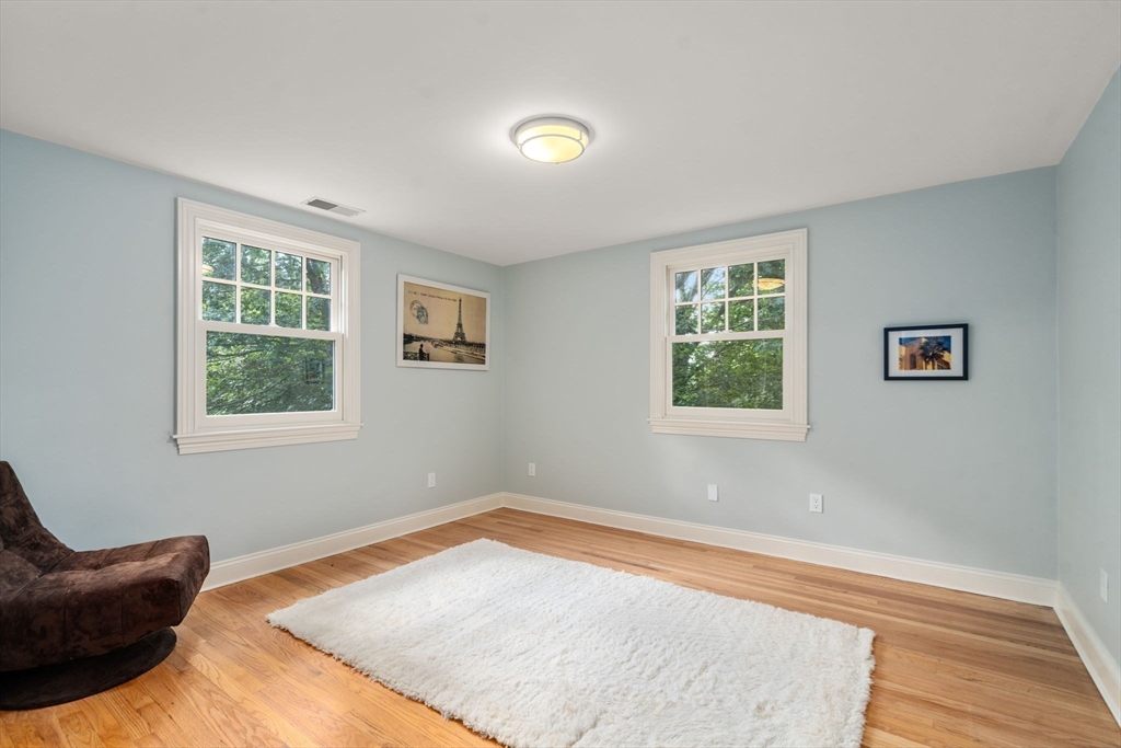 54 Woodchester Dr
