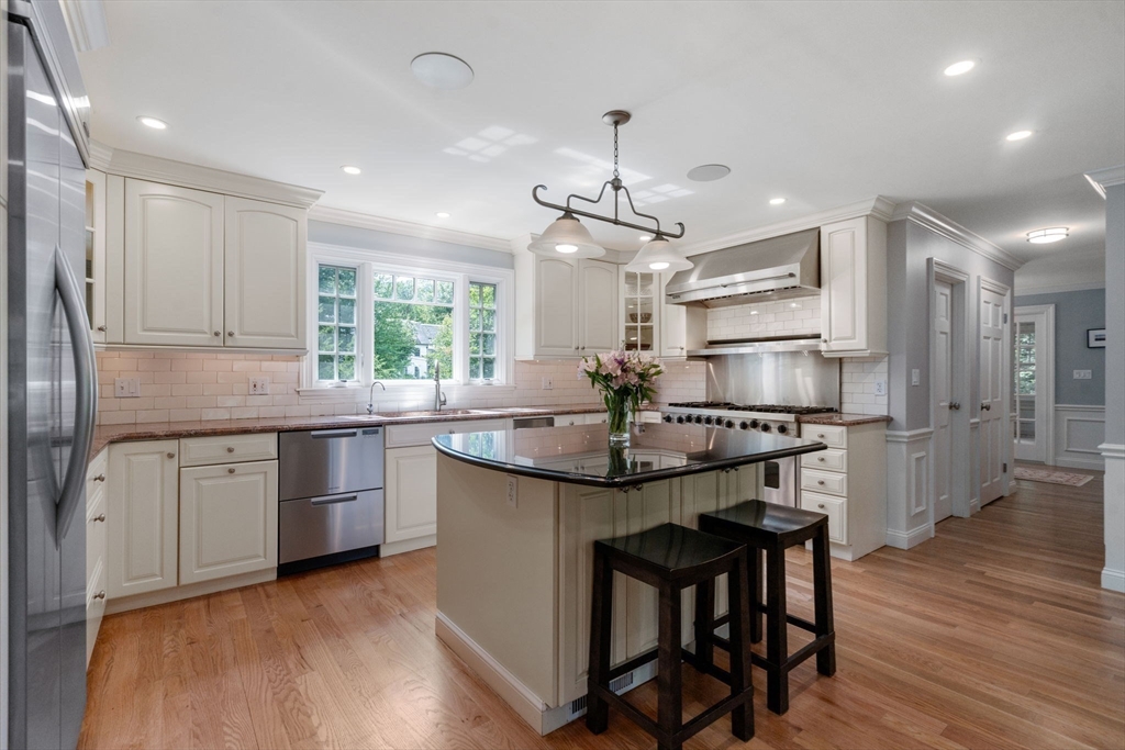 54 Woodchester Dr