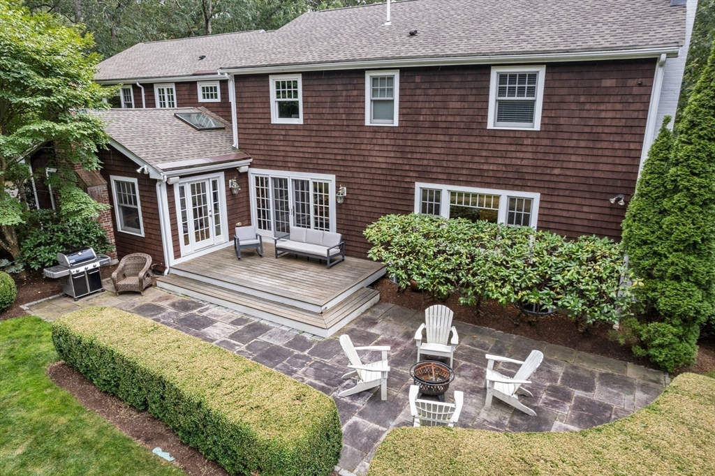 54 Woodchester Dr