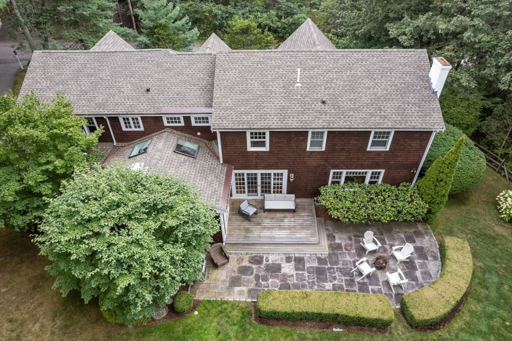 54 Woodchester Dr