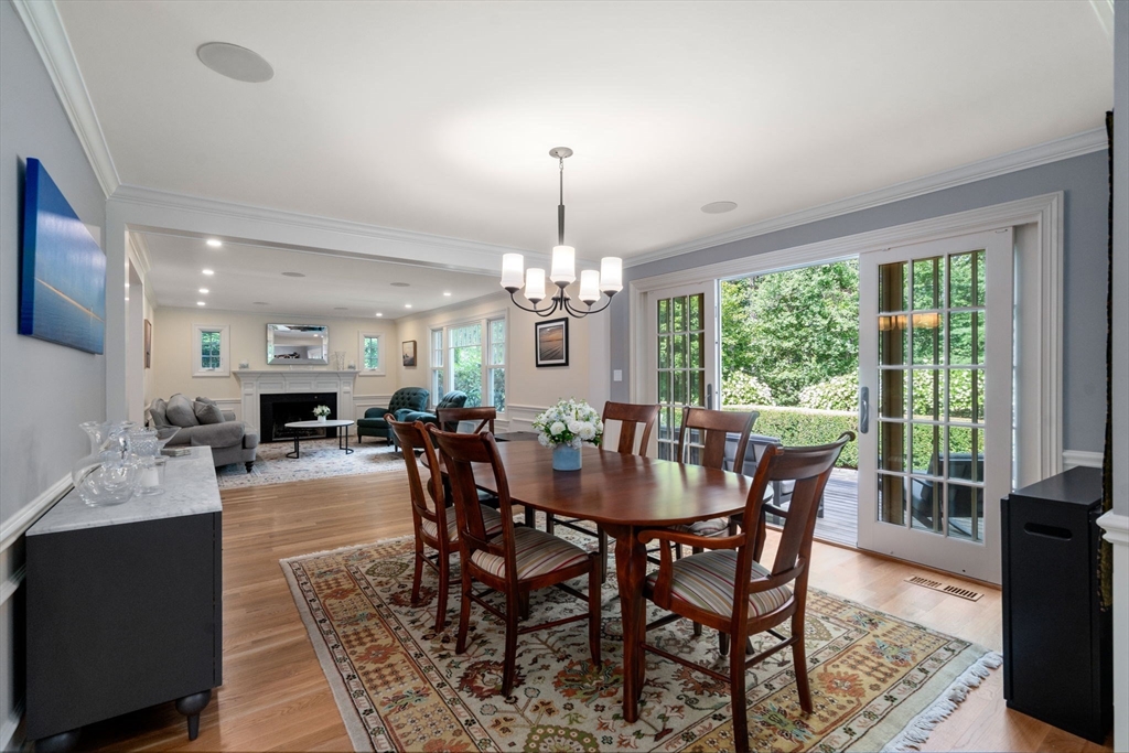 54 Woodchester Dr