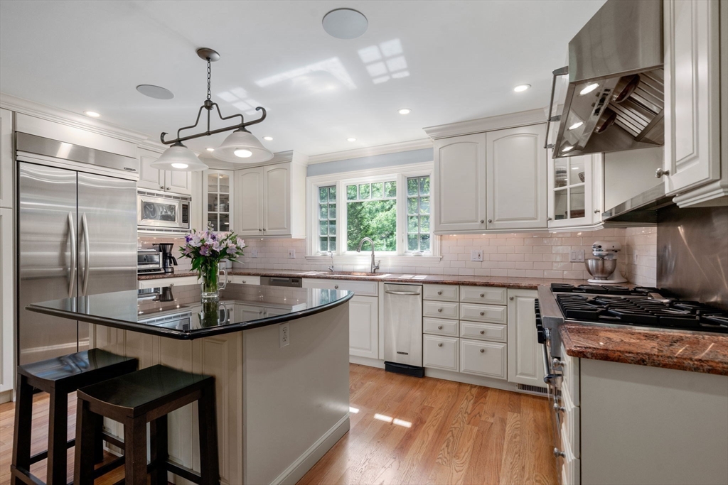 54 Woodchester Dr