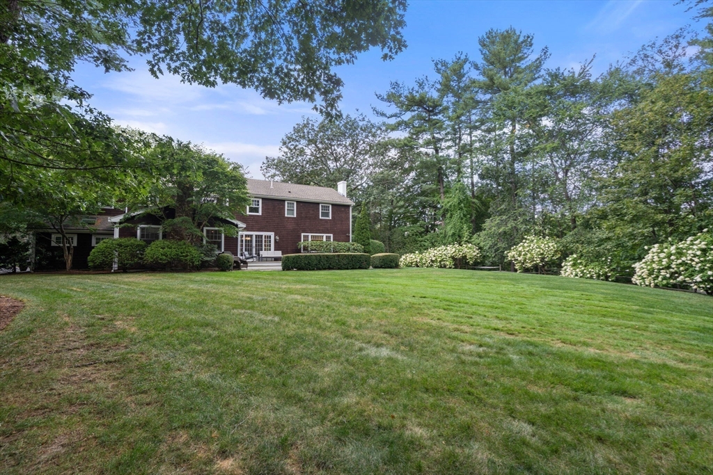 54 Woodchester Dr