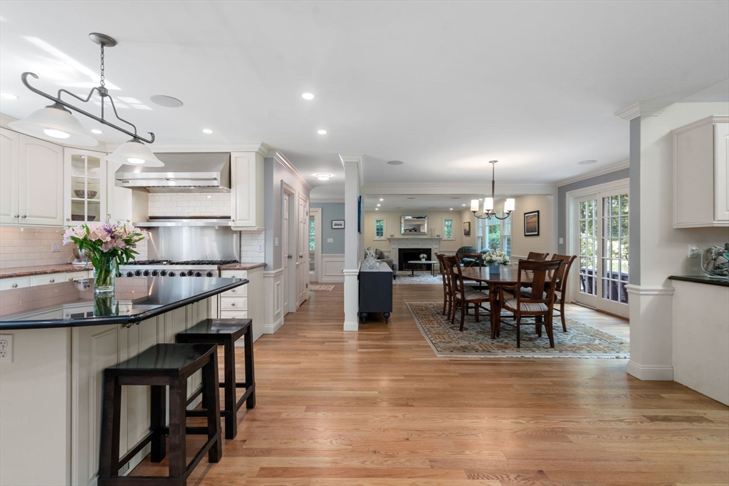 54 Woodchester Dr