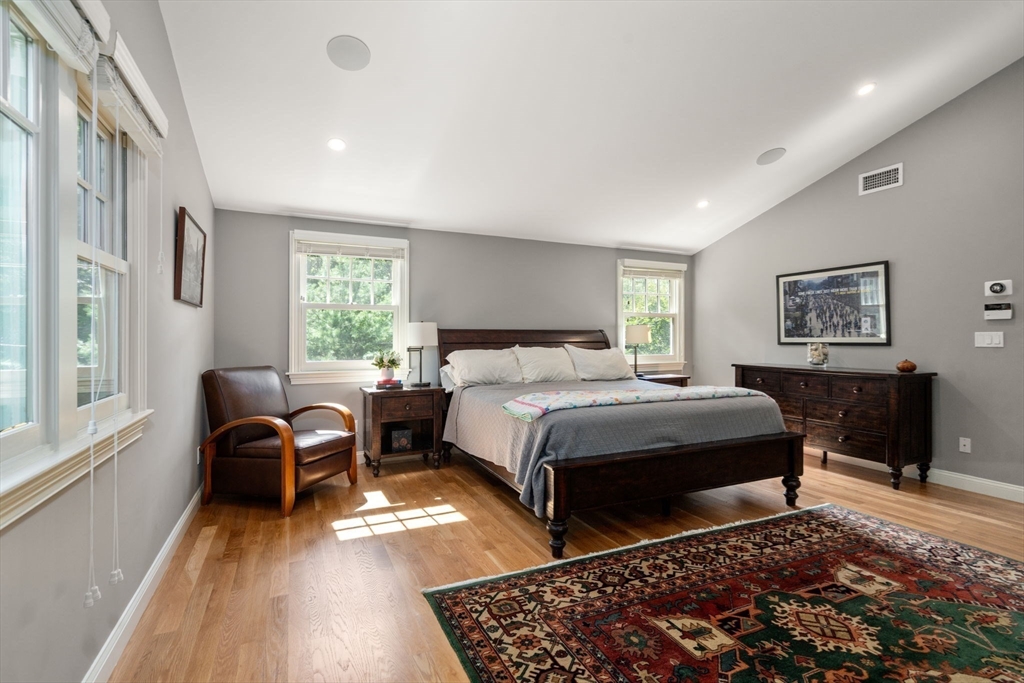 54 Woodchester Dr