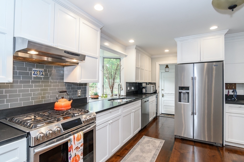 54 Colburn Rd