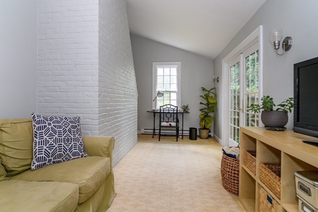 54 Colburn Rd