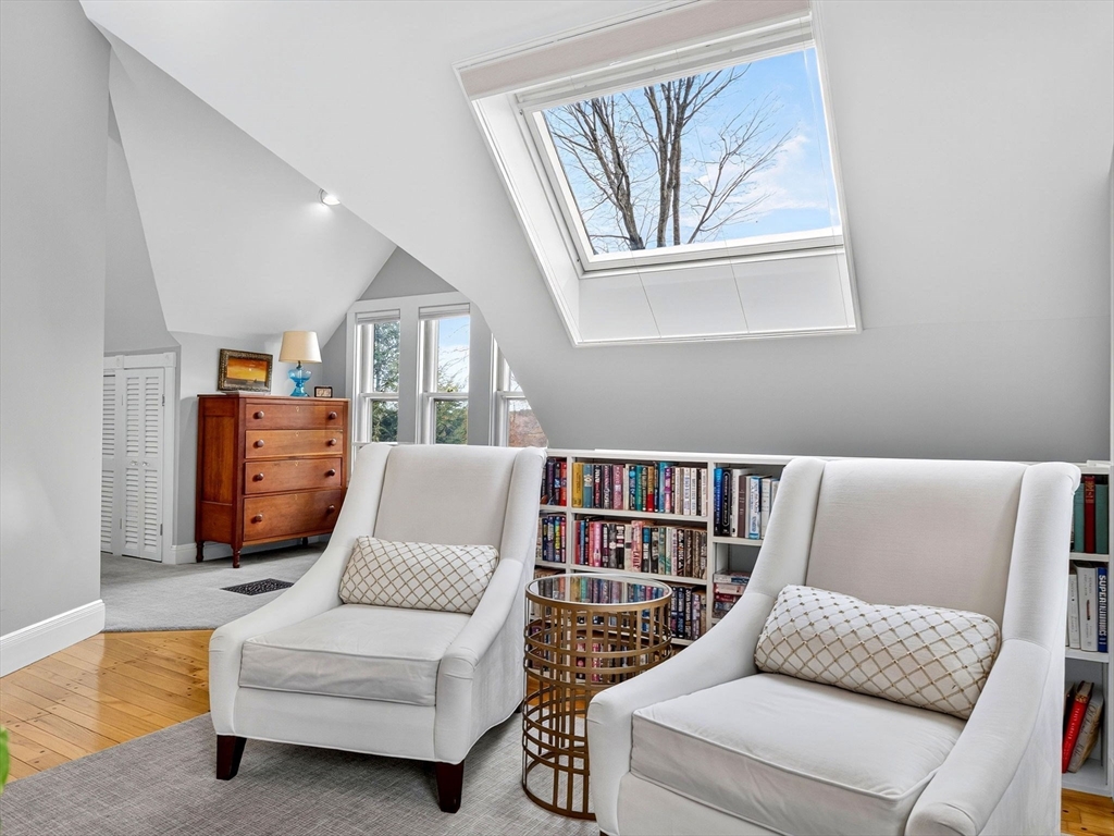 32 Donizetti St