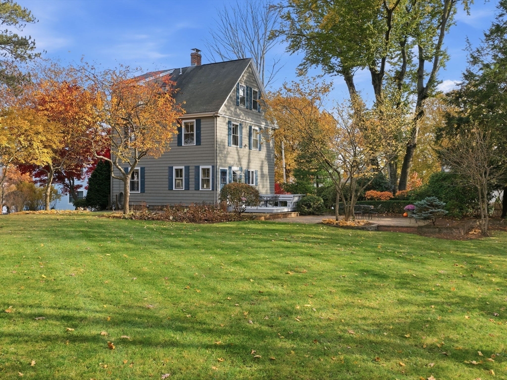 32 Donizetti St