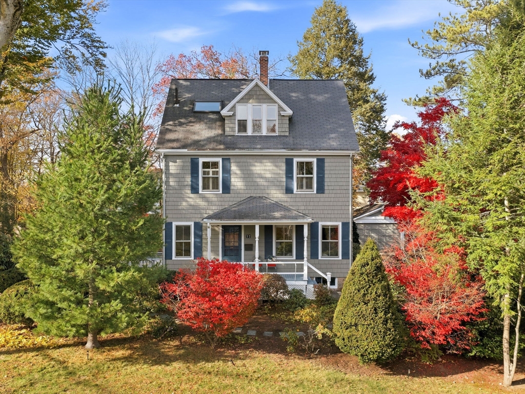 32 Donizetti St