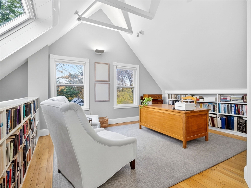 32 Donizetti St