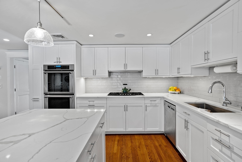 6 Meadowbrook Rd