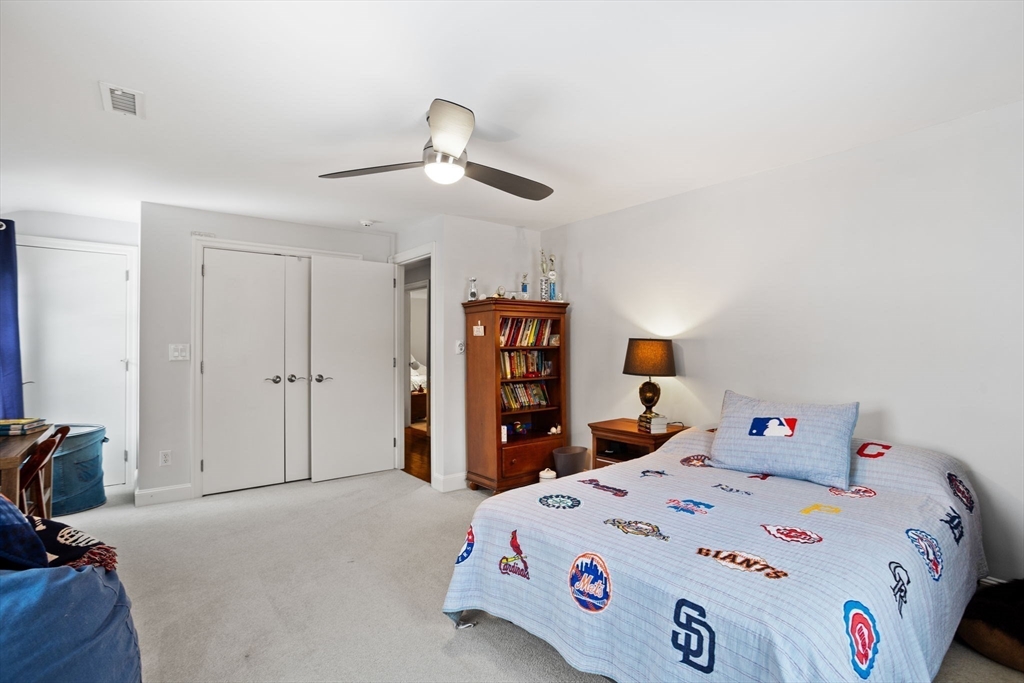 6 Meadowbrook Rd