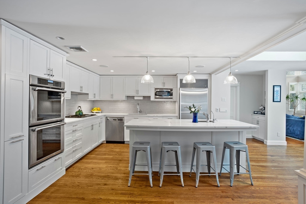 6 Meadowbrook Rd