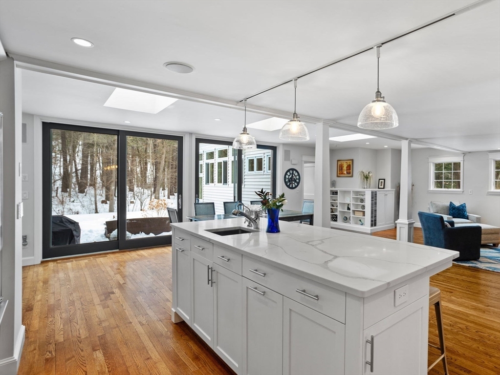 6 Meadowbrook Rd
