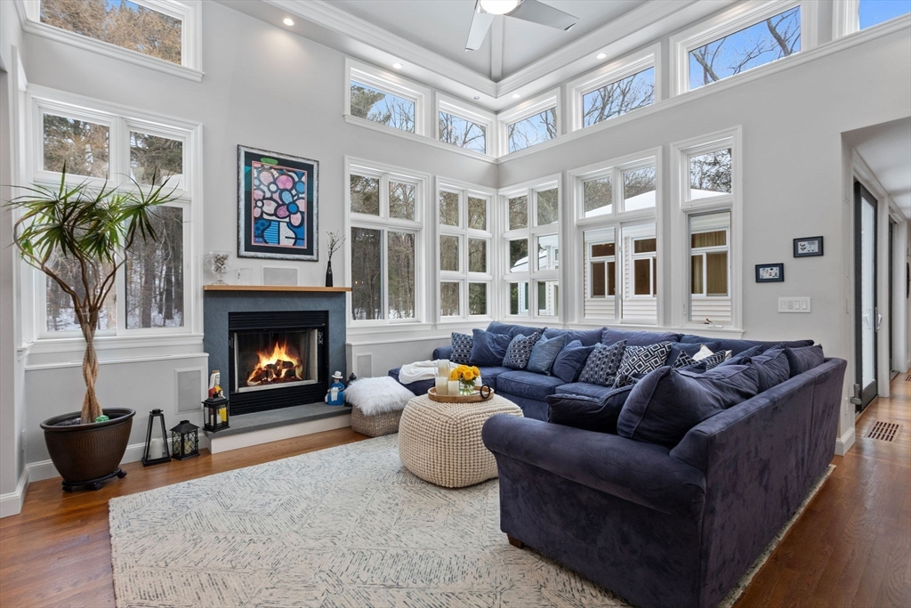 6 Meadowbrook Rd
