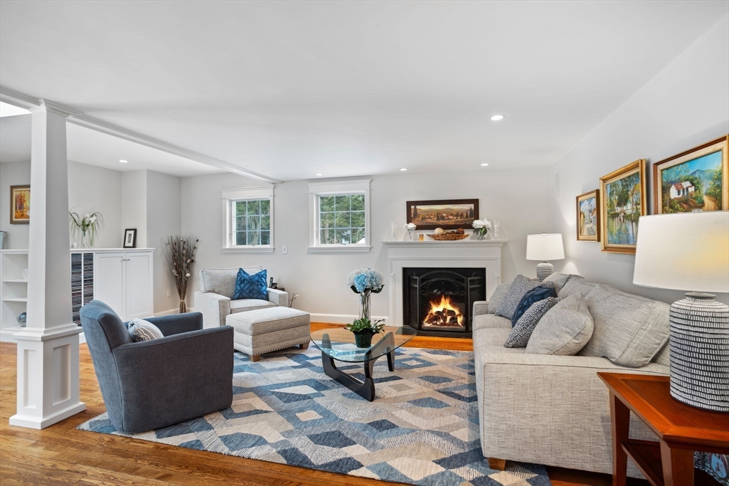 6 Meadowbrook Rd