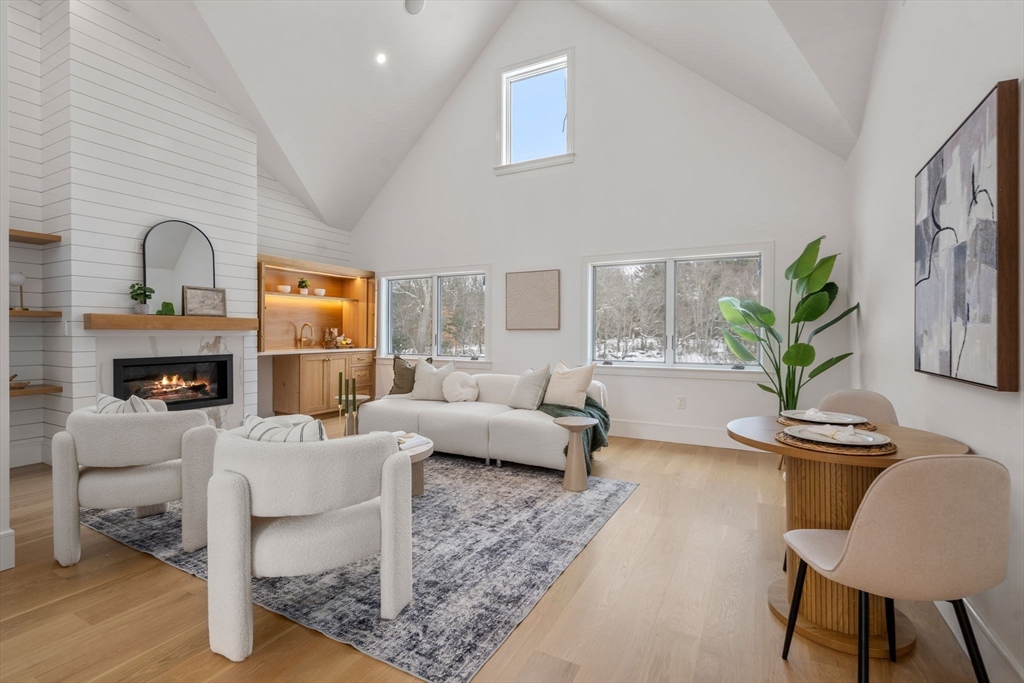 14 Fiske Pond Rd