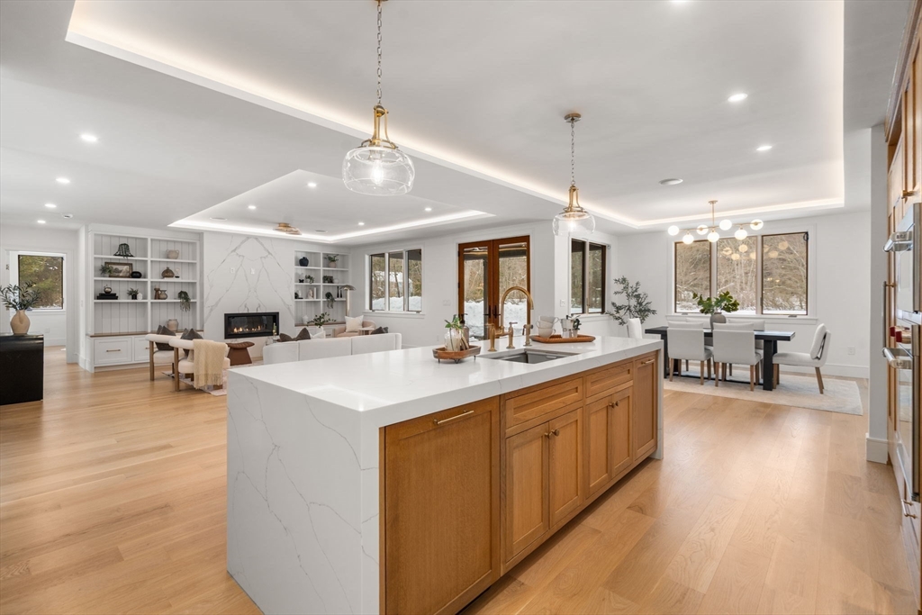 14 Fiske Pond Rd