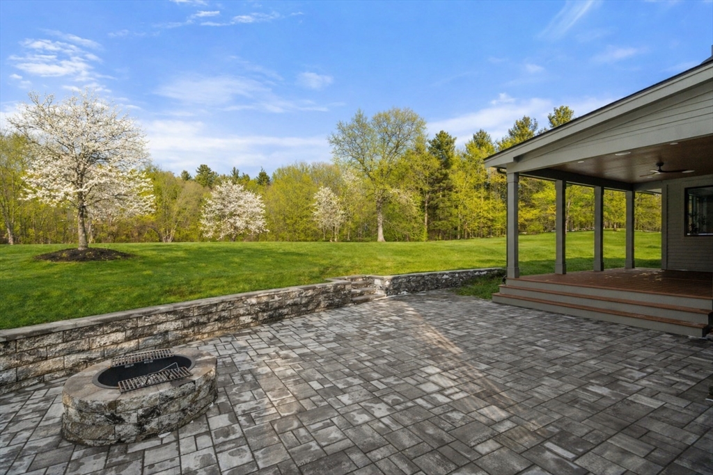 14 Fiske Pond Rd