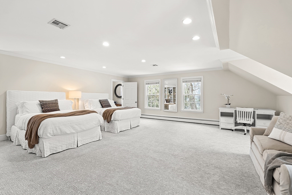 65 Woodcliff Rd