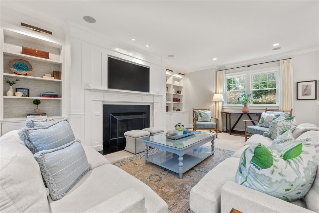 8 Glen Brook Road