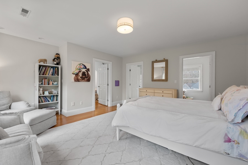 8 Glen Brook Road