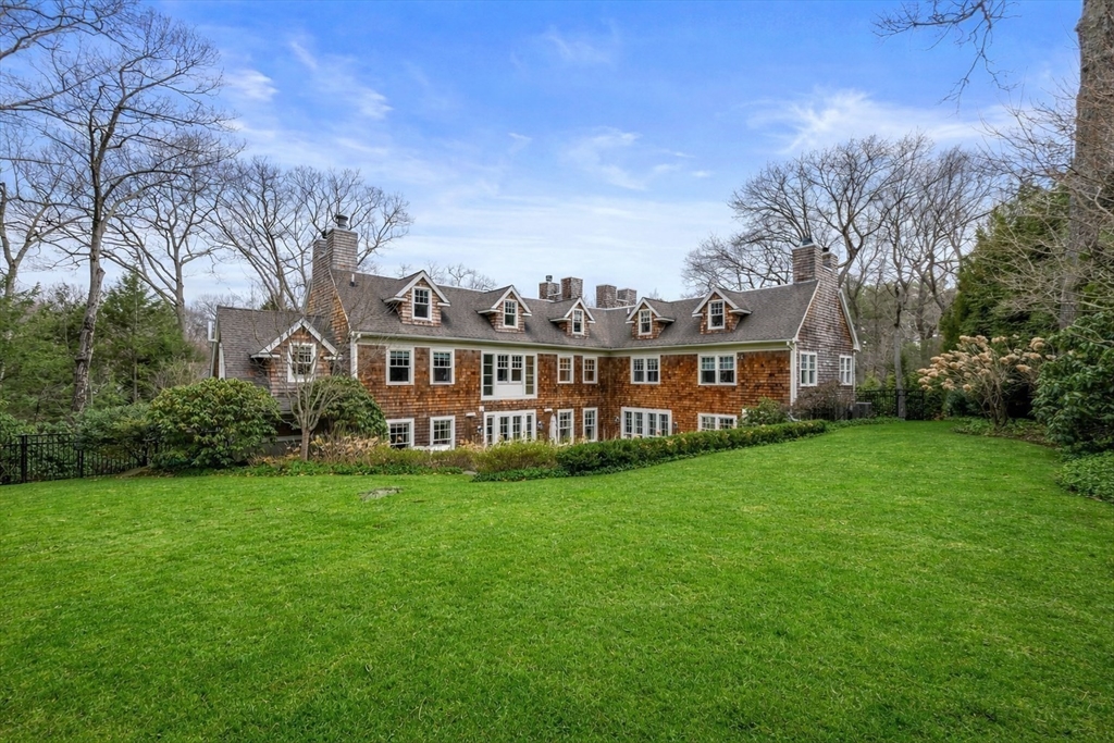 8 Glen Brook Road